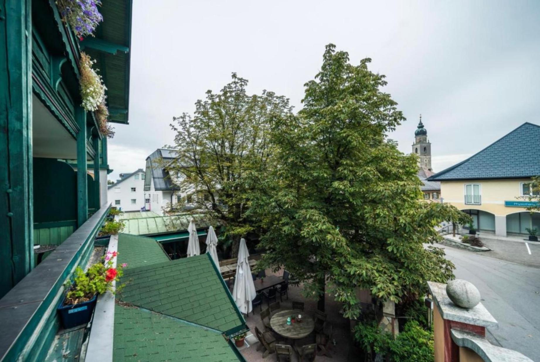 Hotel Berg Seekirchen am Wallersee Buitenkant foto