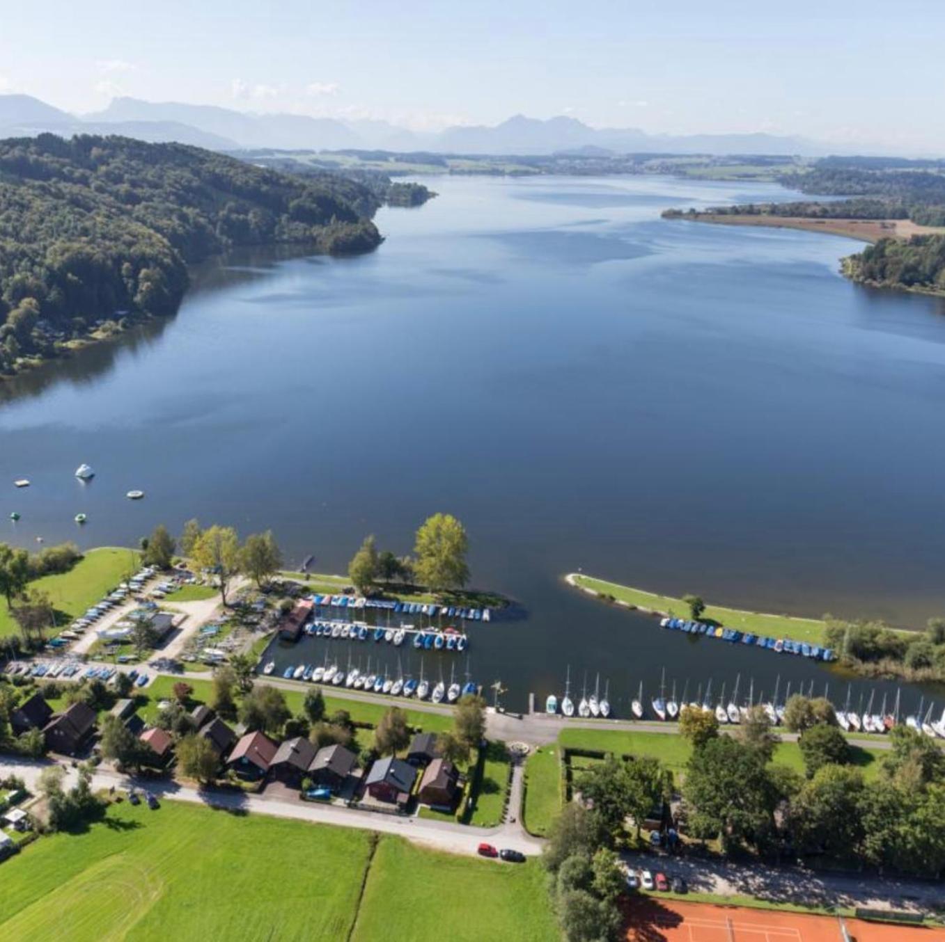 Hotel Berg Seekirchen am Wallersee Buitenkant foto