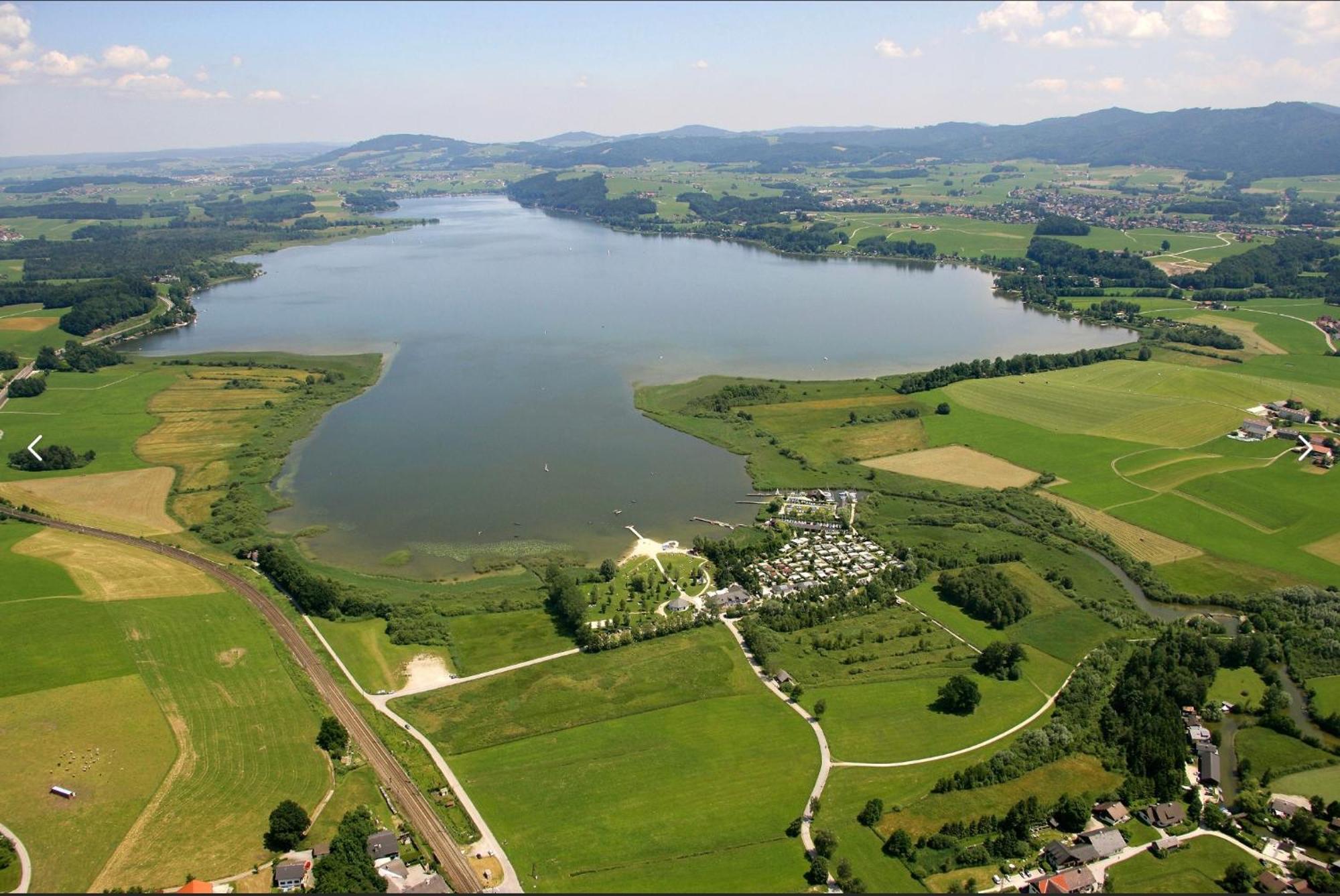 Hotel Berg Seekirchen am Wallersee Buitenkant foto